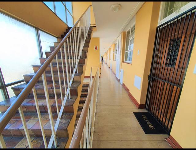 2 BEDROOM APARTMENT TO LET IN TOWNSEND ESTATE